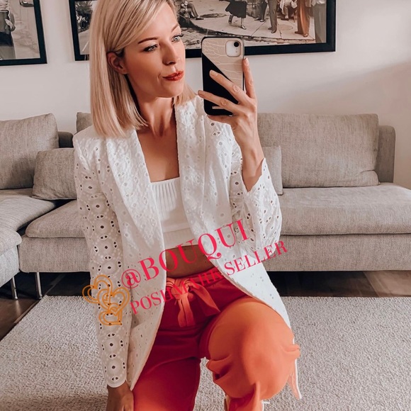 BLOGGERS FAV ZARA EMBROIDERED EYELET BLAZER - Picture 1 of 7